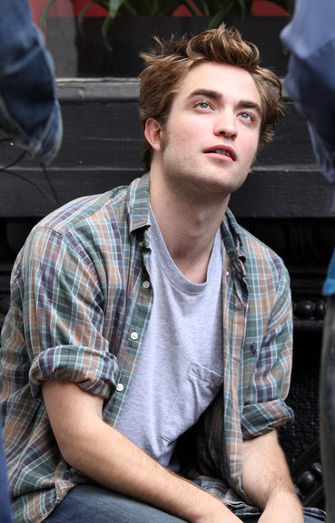 robert pattinson latest pictures. Latest Comments